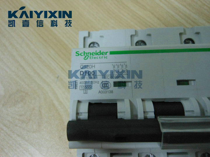 C120H-D100-4P-Schneider-brw