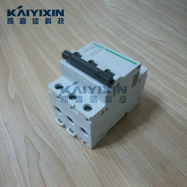 C65N-D63-3P-Schneider-19D