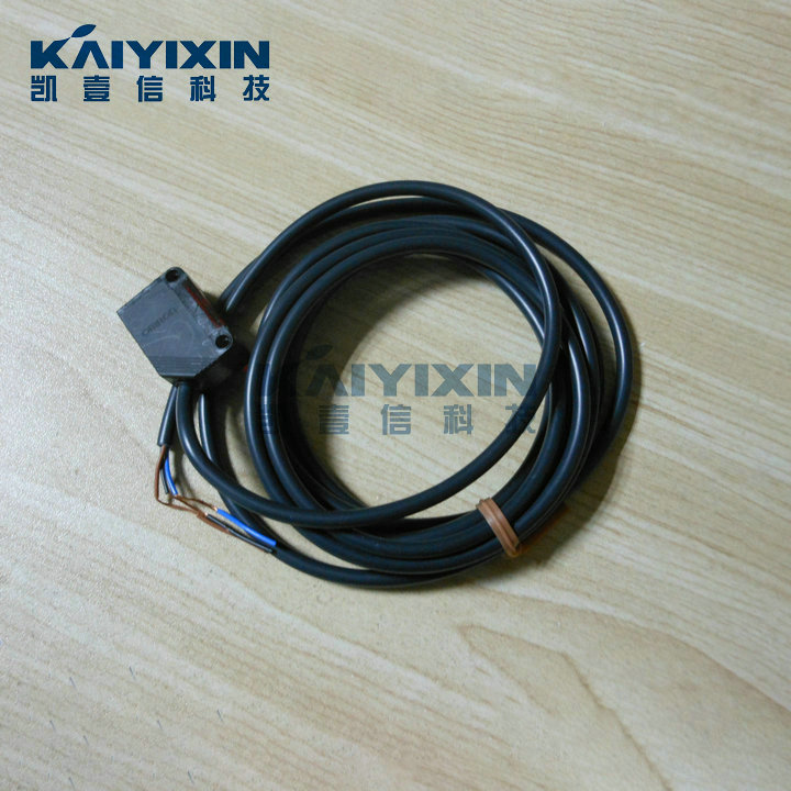 E3Z-R61-2M-OMRON-jV8