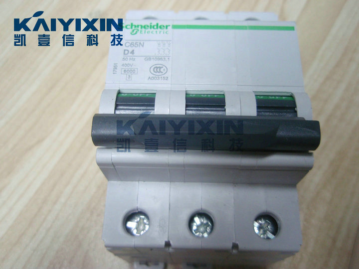 C65N-D4-3P-Schneider-OMH