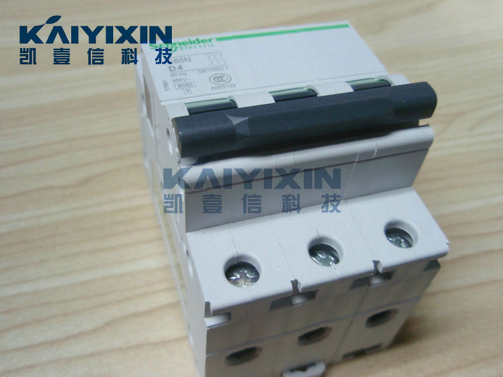 C65N-D4-3P-Schneider-wpf